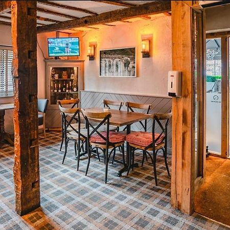 Charming 1-Bed loft in Caerleon Appartement Newport  Buitenkant foto