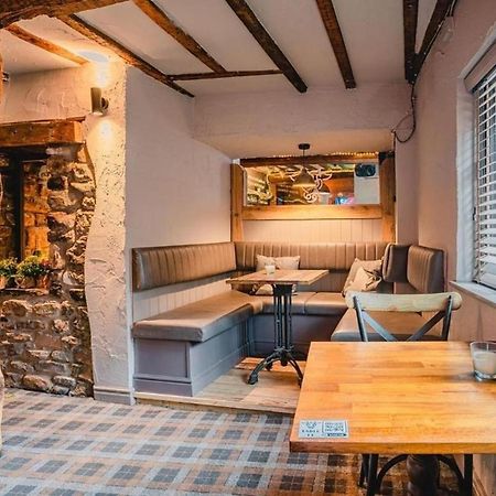 Charming 1-Bed loft in Caerleon Appartement Newport  Buitenkant foto