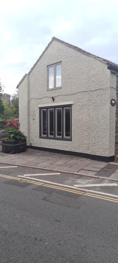 Charming 1-Bed loft in Caerleon Appartement Newport  Buitenkant foto