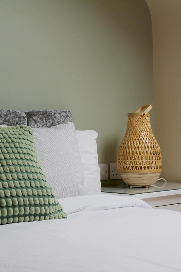 Charming 1-Bed loft in Caerleon Appartement Newport  Buitenkant foto