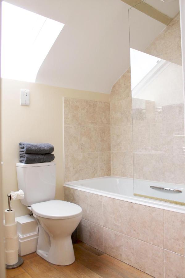 Charming 1-Bed loft in Caerleon Appartement Newport  Buitenkant foto