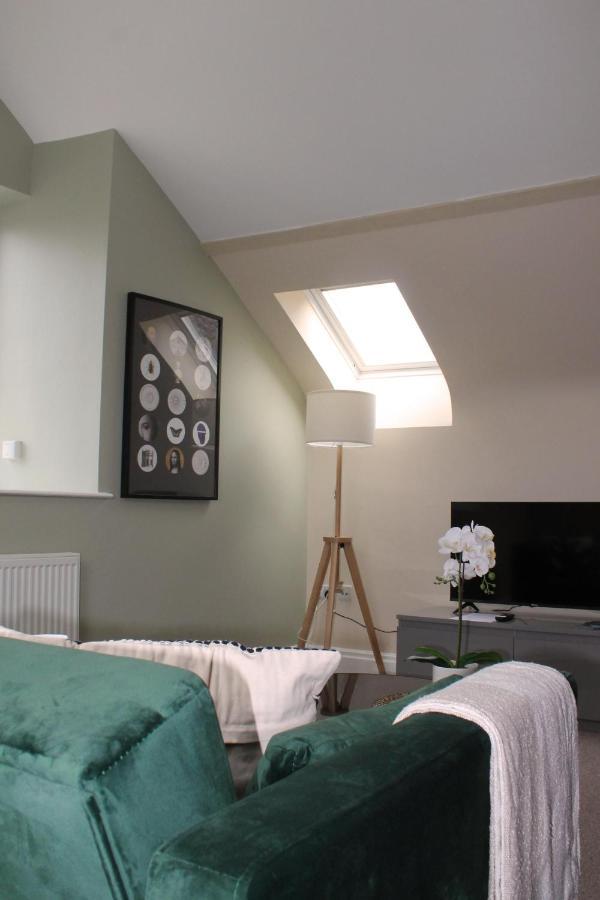 Charming 1-Bed loft in Caerleon Appartement Newport  Buitenkant foto