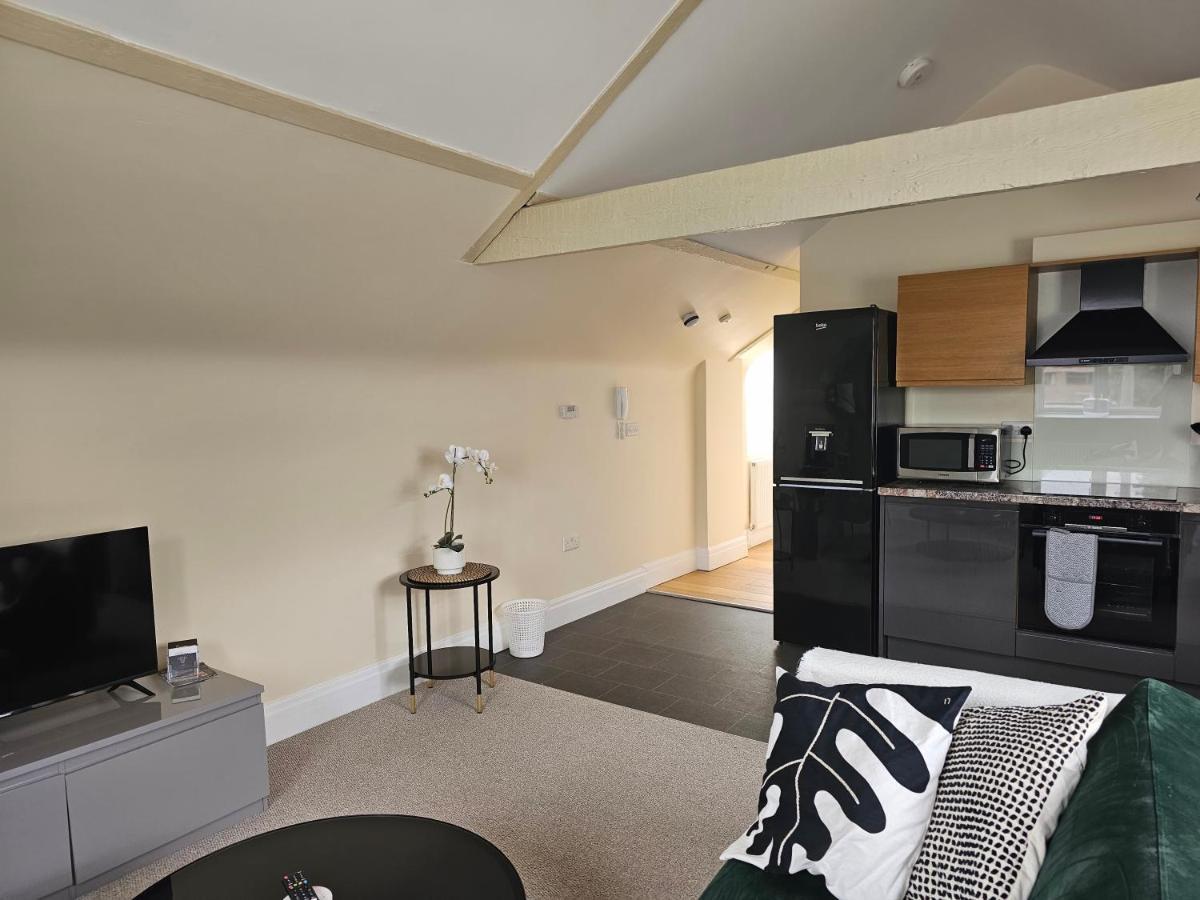 Charming 1-Bed loft in Caerleon Appartement Newport  Buitenkant foto