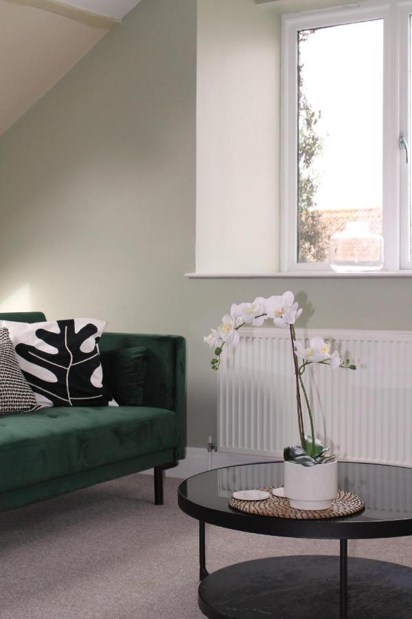 Charming 1-Bed loft in Caerleon Appartement Newport  Buitenkant foto
