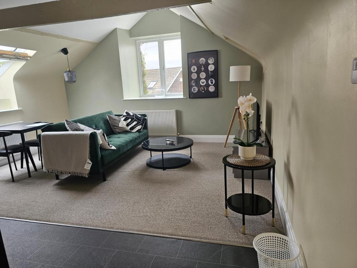 Charming 1-Bed loft in Caerleon Appartement Newport  Buitenkant foto