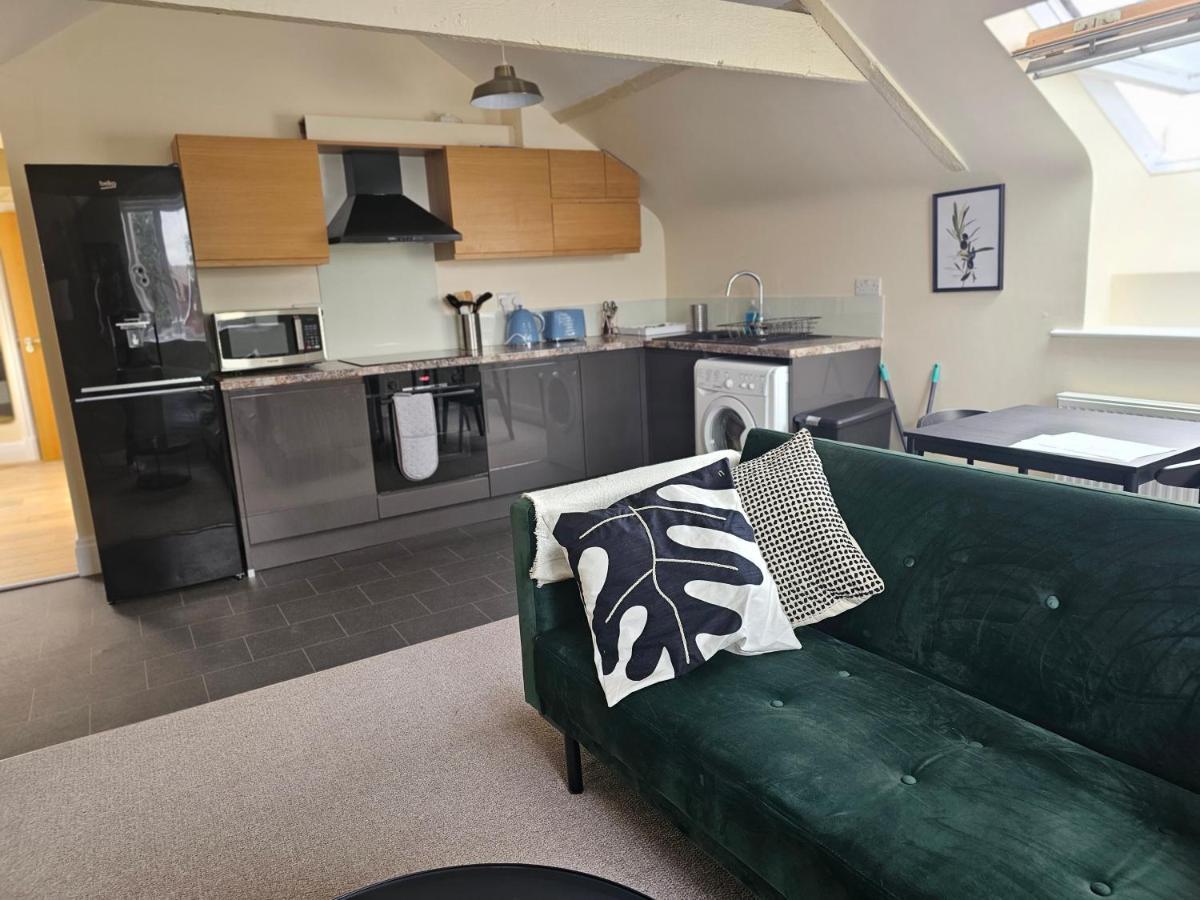 Charming 1-Bed loft in Caerleon Appartement Newport  Buitenkant foto